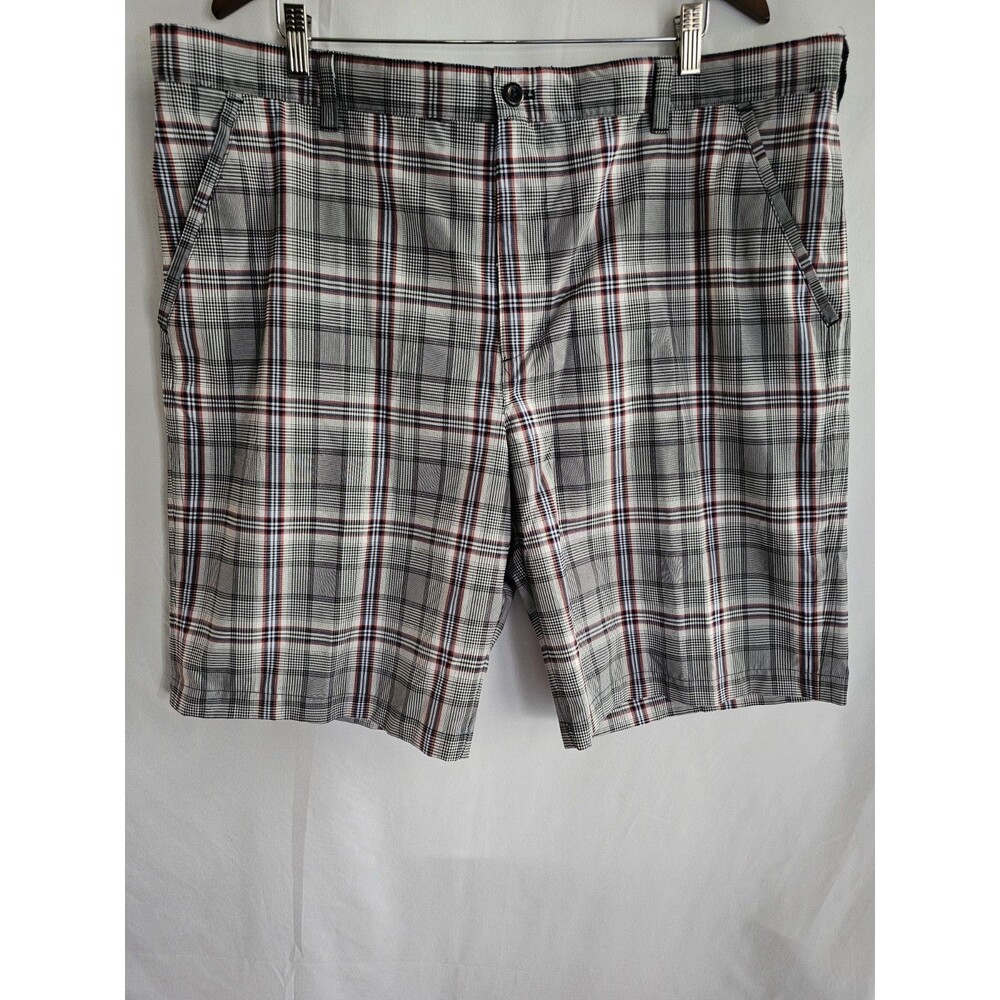 IZOD GOLF Shorts Plaid Red White Blue Flat Front Grip Waistband Mens Size 42